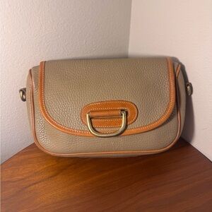 Vintage Dooney & Bourke All Weather Leather Porthole Clutch
